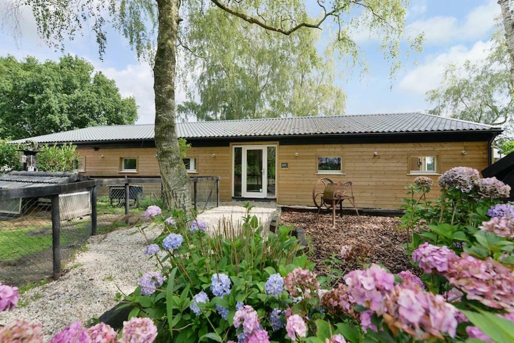 Bos En Beek Bed and Breakfast Ulvenhout Exterior foto